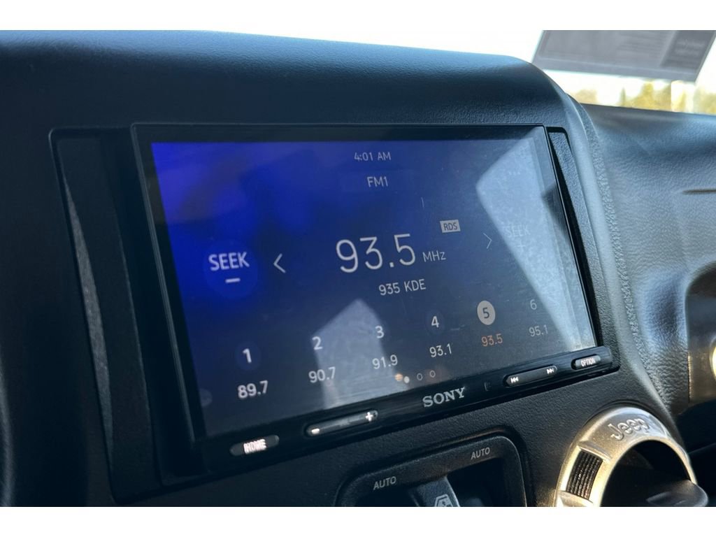 Used 2015 Jeep Wrangler Sport image 25