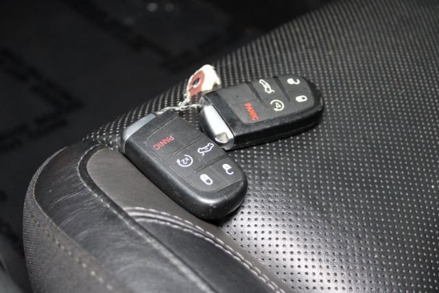 Used 2019 Dodge Charger SXT w/ Leather Interior Group RWD image 13