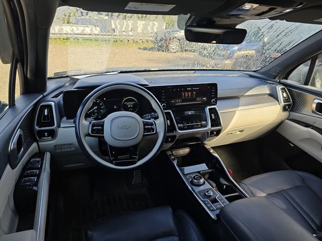 Used 2022 Kia Sorento SX Prestige w/ Panoramic Sunroof Package image 10