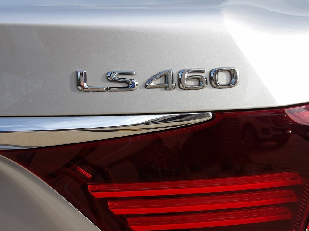 Used 2014 Lexus LS 460 Luxury w/ Comfort Package image 38