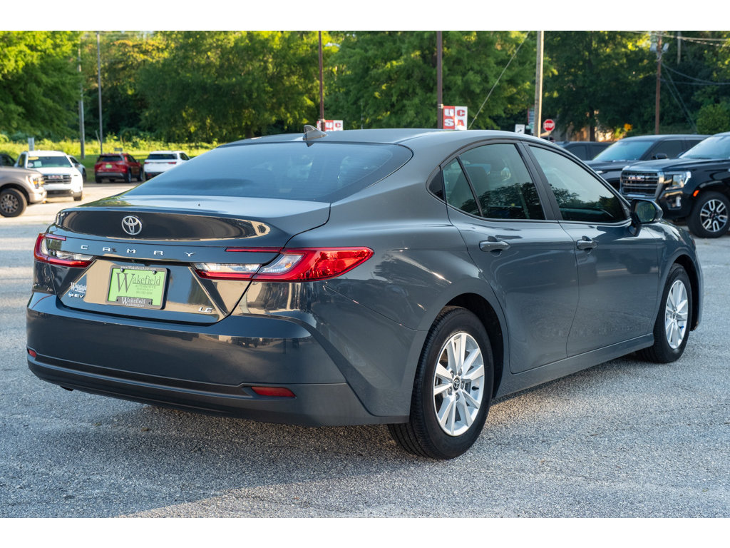 Used 2025 Toyota Camry LE FWD image 8