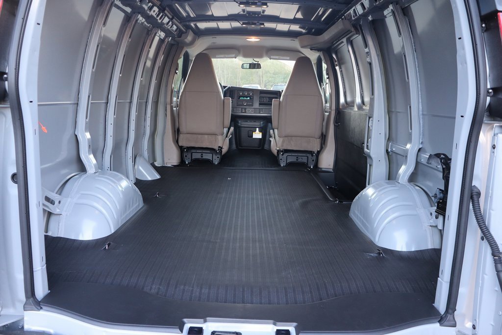 New 2025 Chevrolet Express 3500 w/ Driver Convenience Package image 24