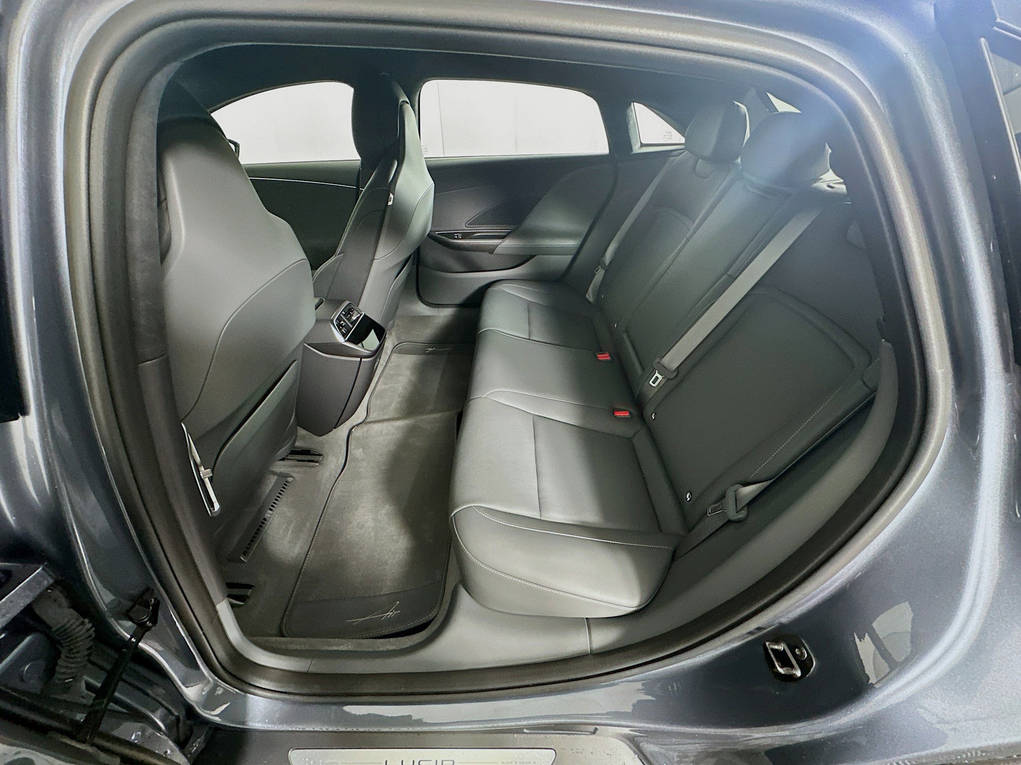 Used 2024 Lucid Air Pure RWD image 28