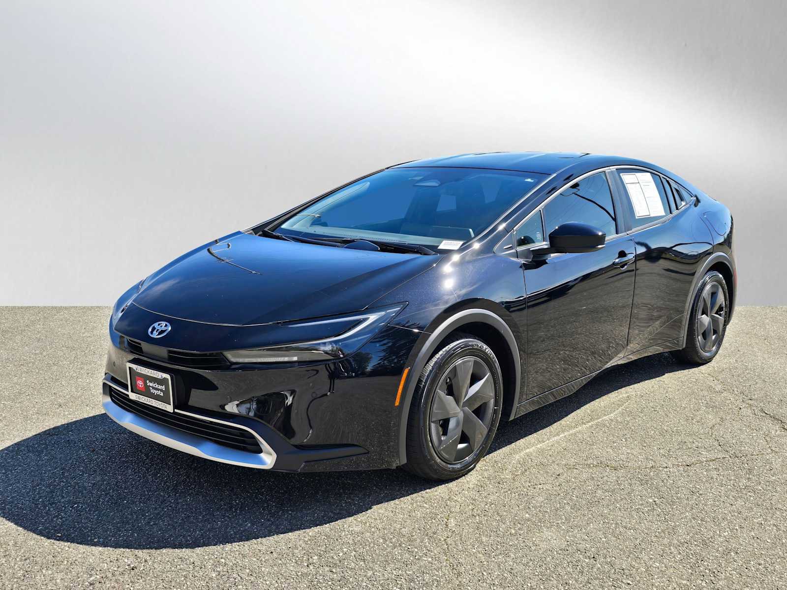 Used 2026 Toyota Prius Plug-In Hybrid FWD image 7