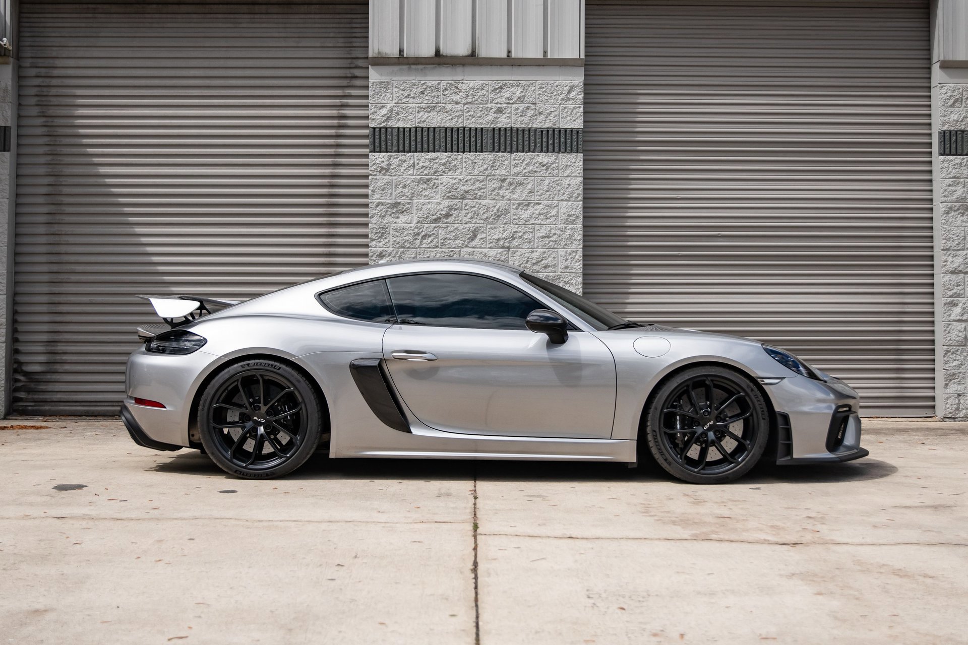 Used 2020 Porsche 718 Cayman GT4 image 9
