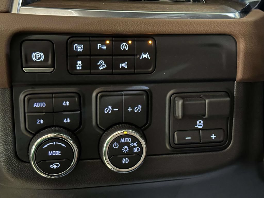 Certified 2025 Chevrolet Tahoe High Country AWD/4WD image 23