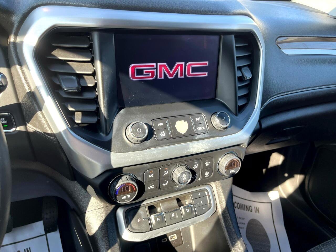 Used 2020 GMC Acadia SLE image 18