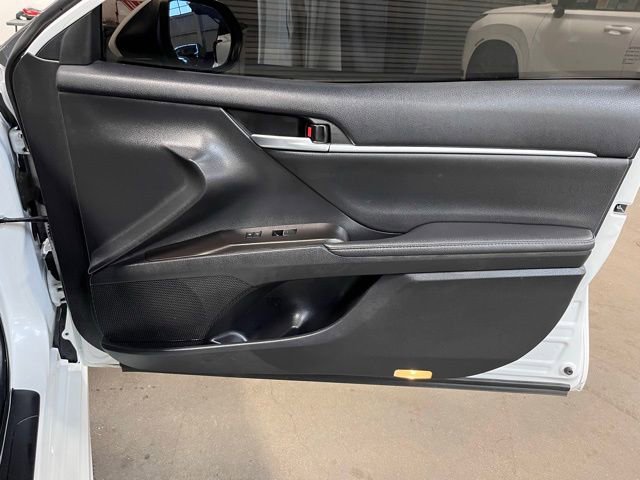 Used 2023 Toyota Camry XSE image 11