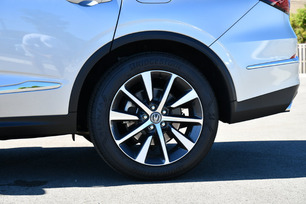 Certified 2026 Acura MDX w/ Technology Package AWD/4WD image 16