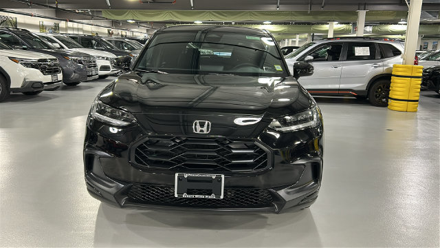 Used 2023 Honda HR-V Sport image 2