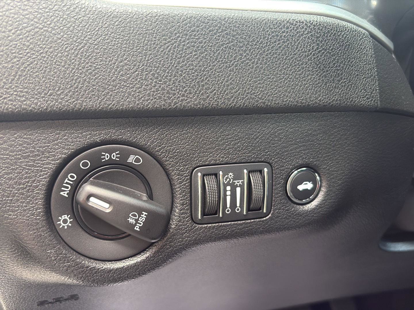 Used 2022 Dodge Charger GT RWD image 7
