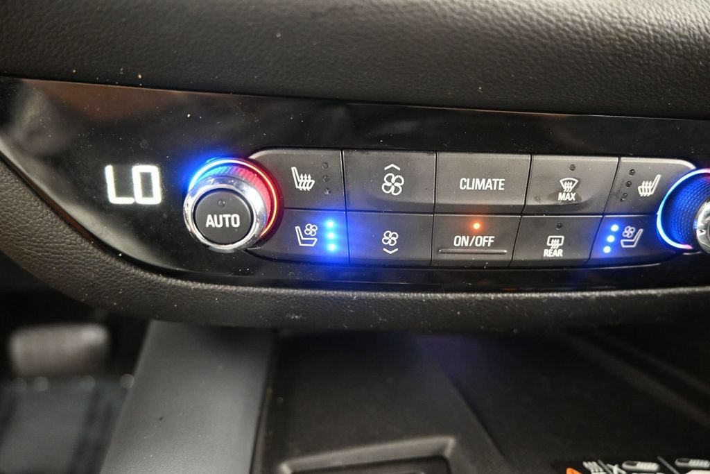 Used 2022 Buick Enclave Premium FWD image 31