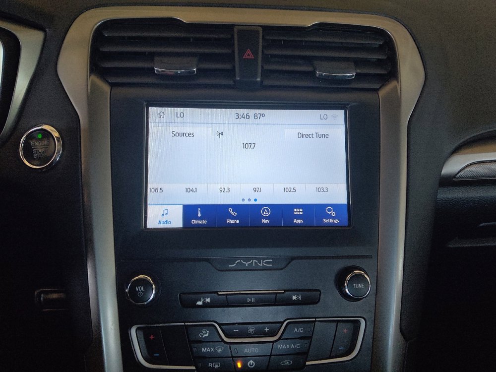 Used 2020 Ford Fusion SE FWD image 25