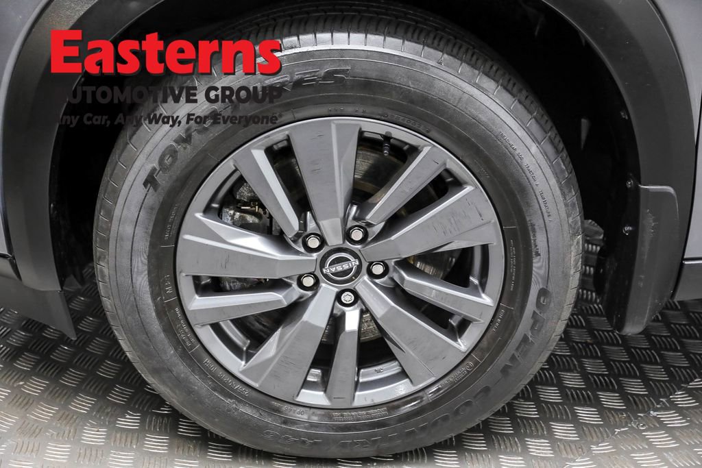 Used 2024 Nissan Pathfinder S image 29