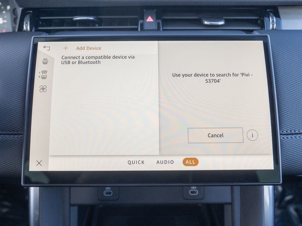 Certified 2025 Land Rover Discovery Sport Dynamic SE AWD/4WD image 30