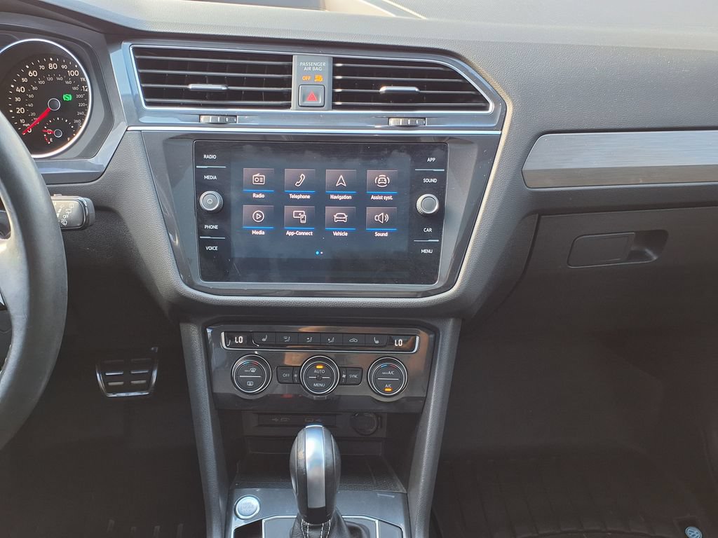 Used 2021 Volkswagen Tiguan SE R-Line FWD image 33