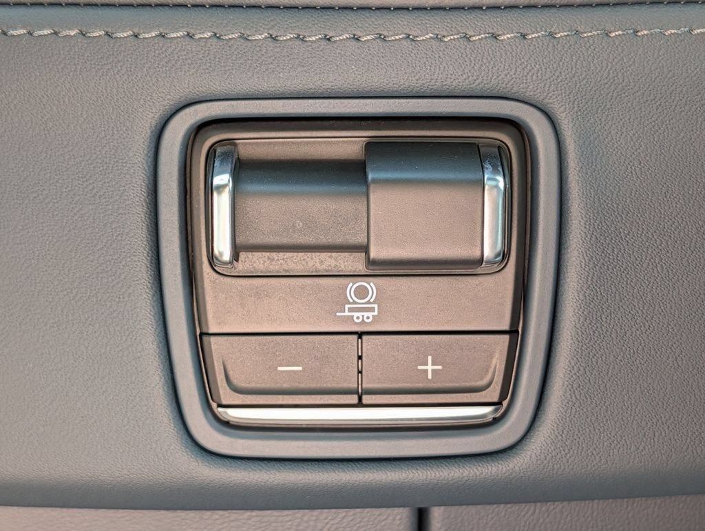 Used 2025 Cadillac Escalade IQ Luxury 2 w/ LPO, Premium Carpet Package AWD/4WD image 46