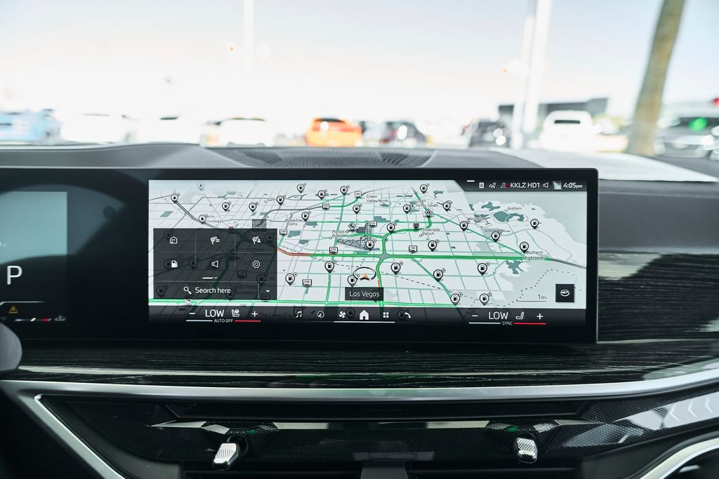 Used 2025 BMW X7 xDrive40i w/ M Sport Package AWD/4WD image 40