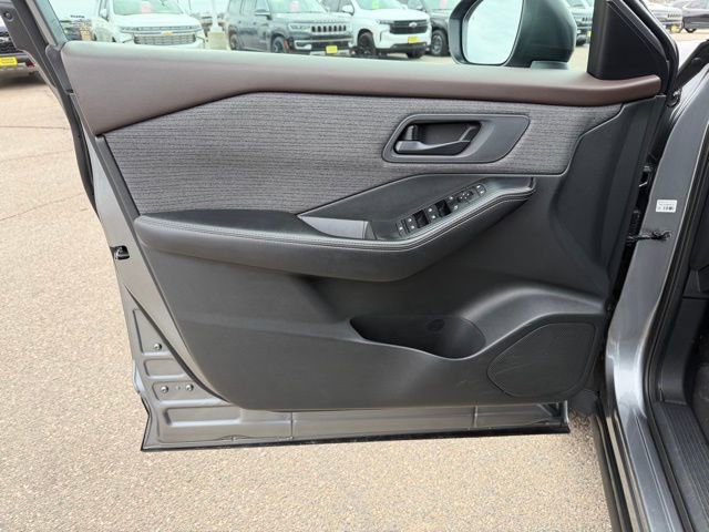 Used 2021 Nissan Rogue S image 24