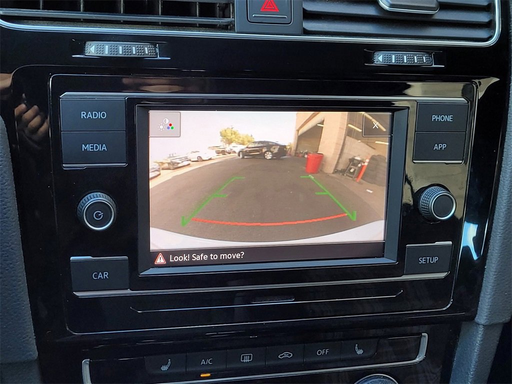 Used 2018 Volkswagen Golf 4-Door image 16