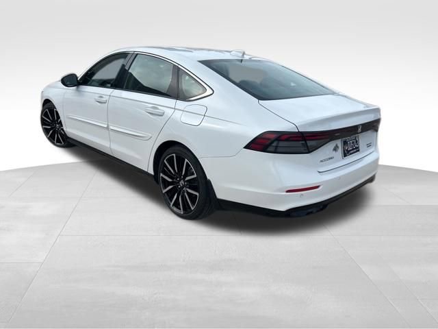 Used 2023 Honda Accord Touring image 4