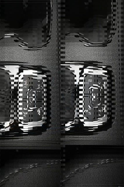 New 2026 Nissan Frontier SV image 18