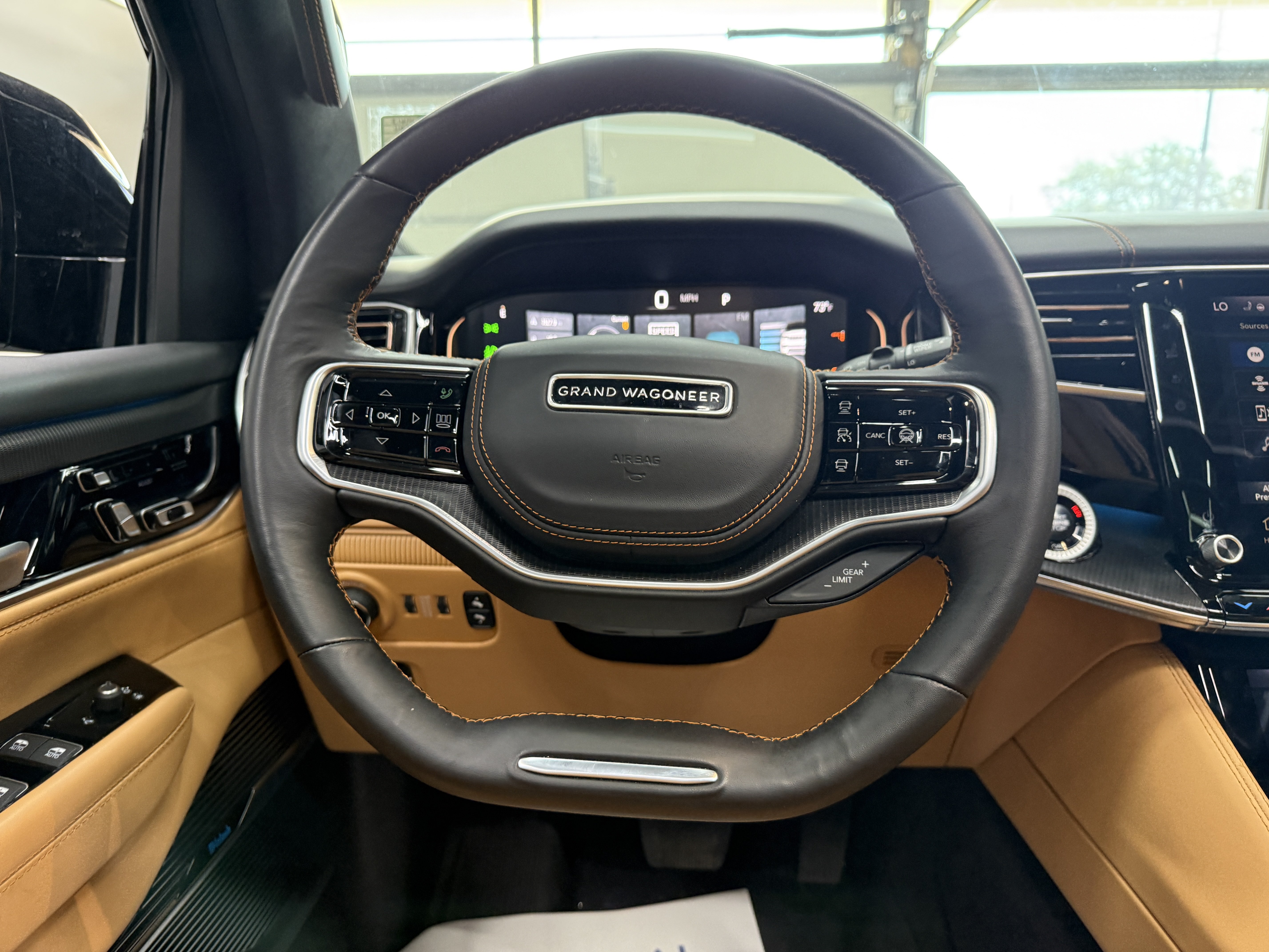 Used 2024 Jeep Grand Wagoneer Series III w/ Rear-Seat Entertainment Group AWD/4WD image 15