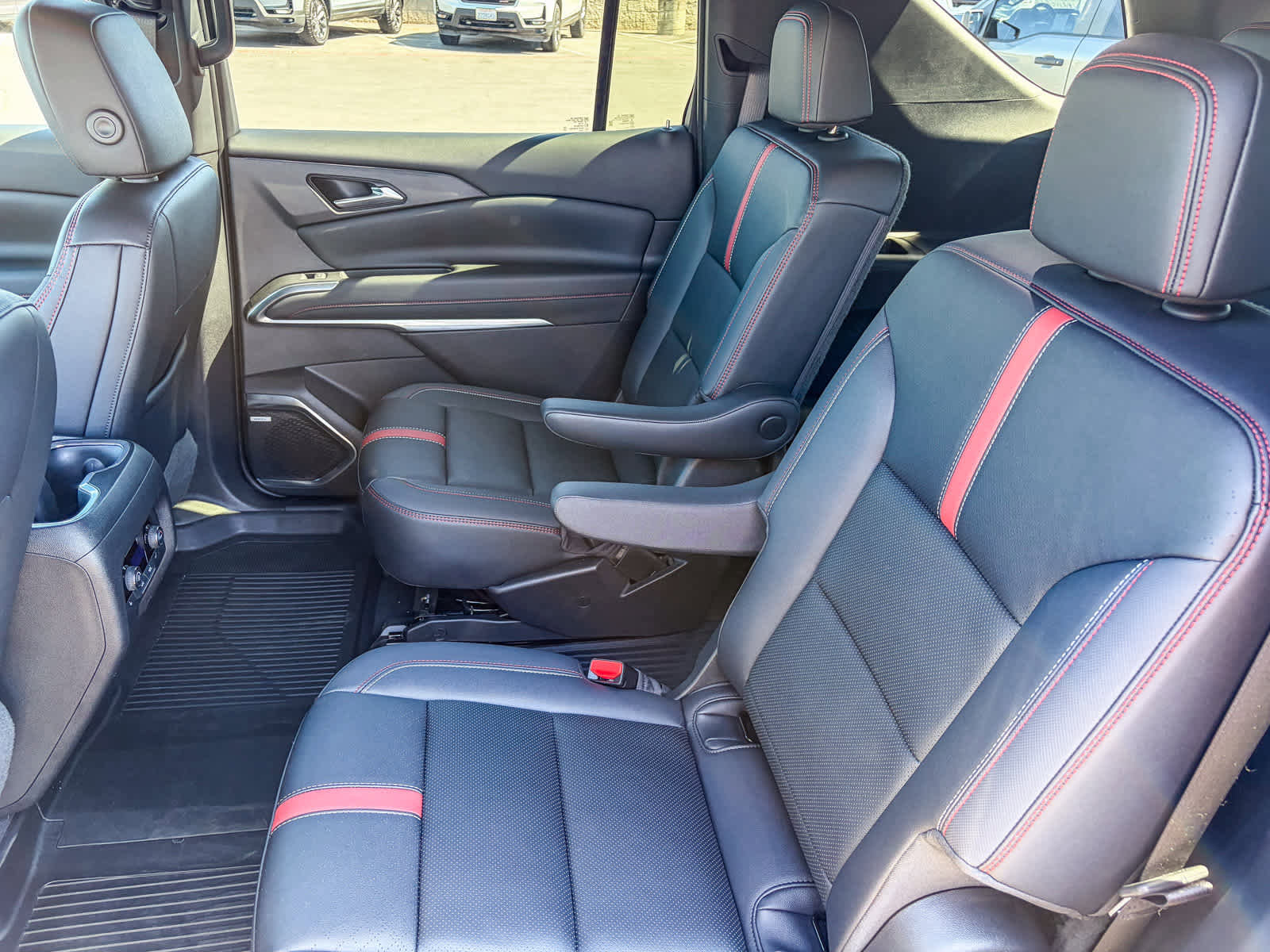 Used 2024 Chevrolet Traverse RS w/ LPO, Floor Liner Package image 17