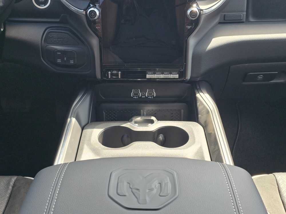 New 2026 RAM 2500 Laramie AWD/4WD image 13