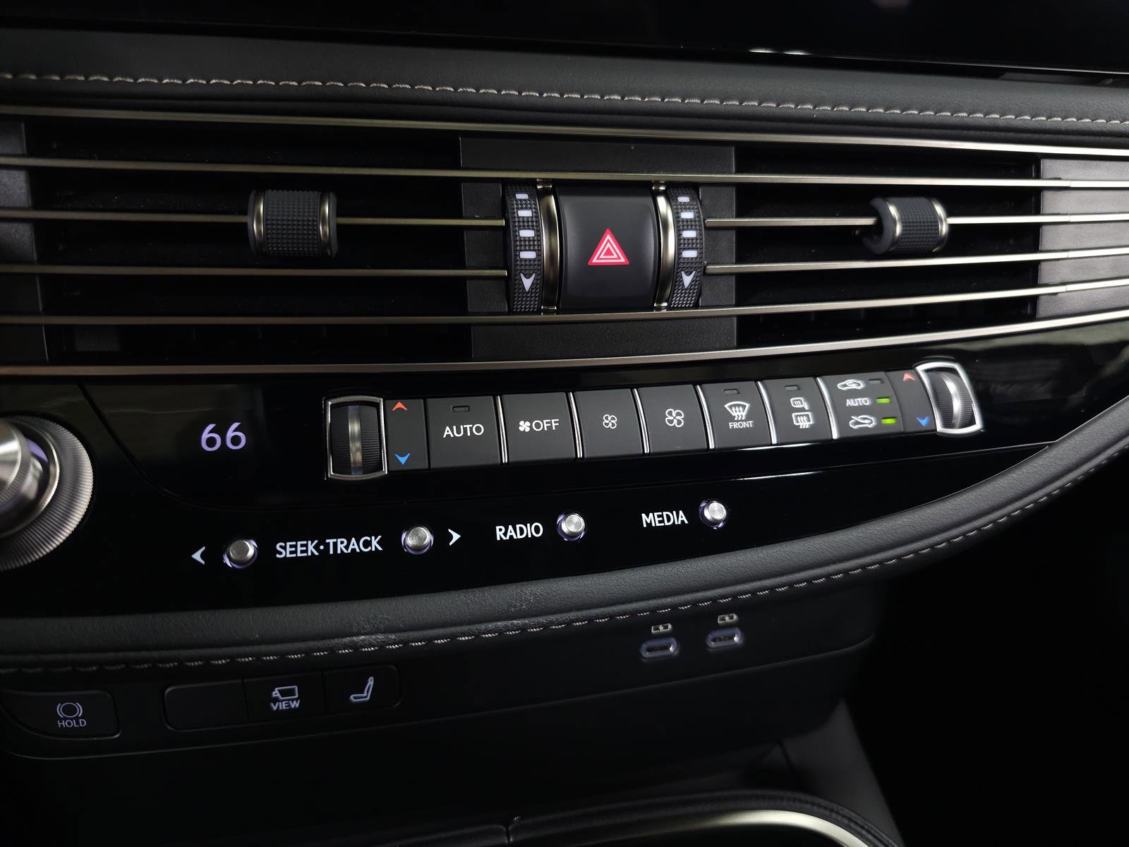 Certified 2023 Lexus LS 500 AWD w/ Luxury Package image 28