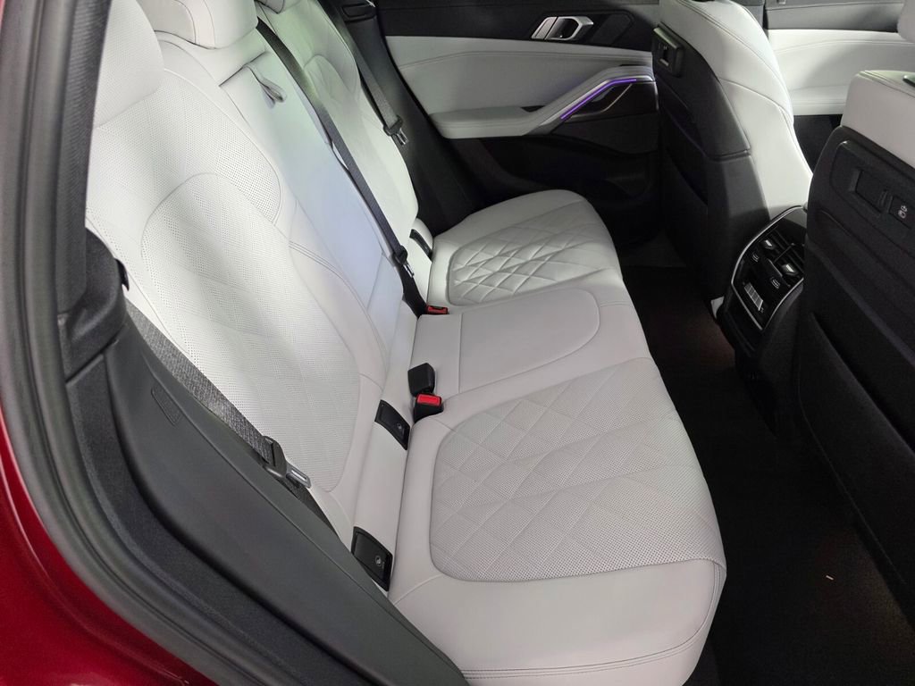 Used 2023 BMW X6 xDrive40i w/ Executive Package image 26