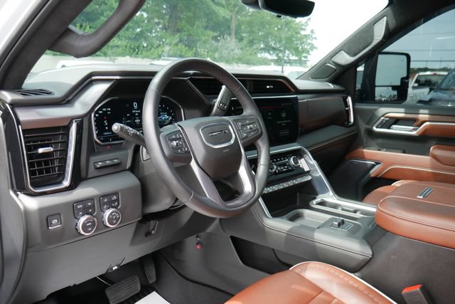 Used 2025 GMC Sierra 3500 Denali Ultimate AWD/4WD image 18