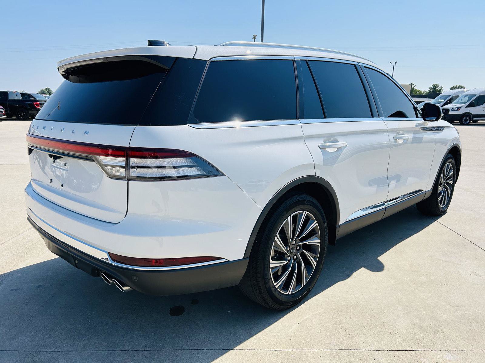 Used 2025 Lincoln Aviator AWD image 46