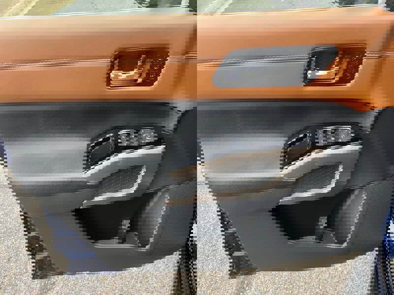 Certified 2023 Nissan Pathfinder Platinum w/ Lighting Package (N93) image 21