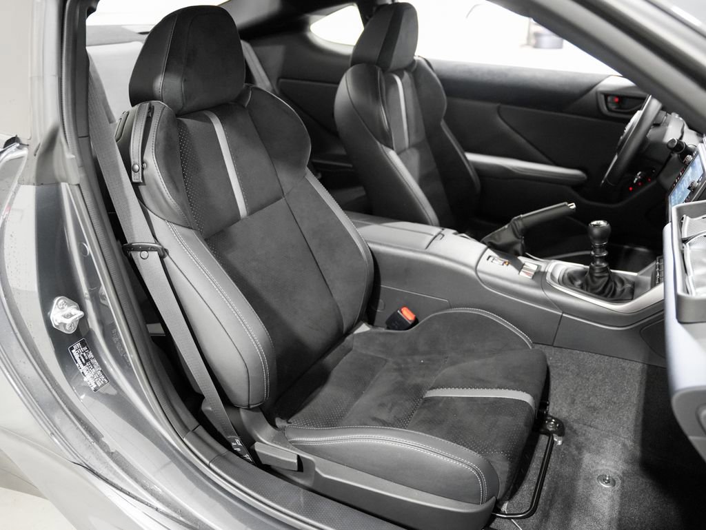 Used 2024 Toyota GR86 Premium image 24