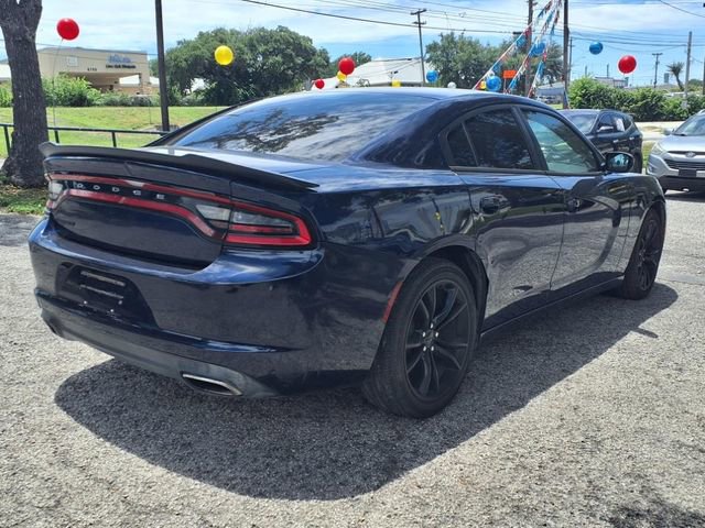 Used 2016 Dodge Charger SE w/ Blacktop Package RWD image 5