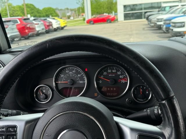 Used 2016 Jeep Wrangler Unlimited Rubicon AWD/4WD image 6