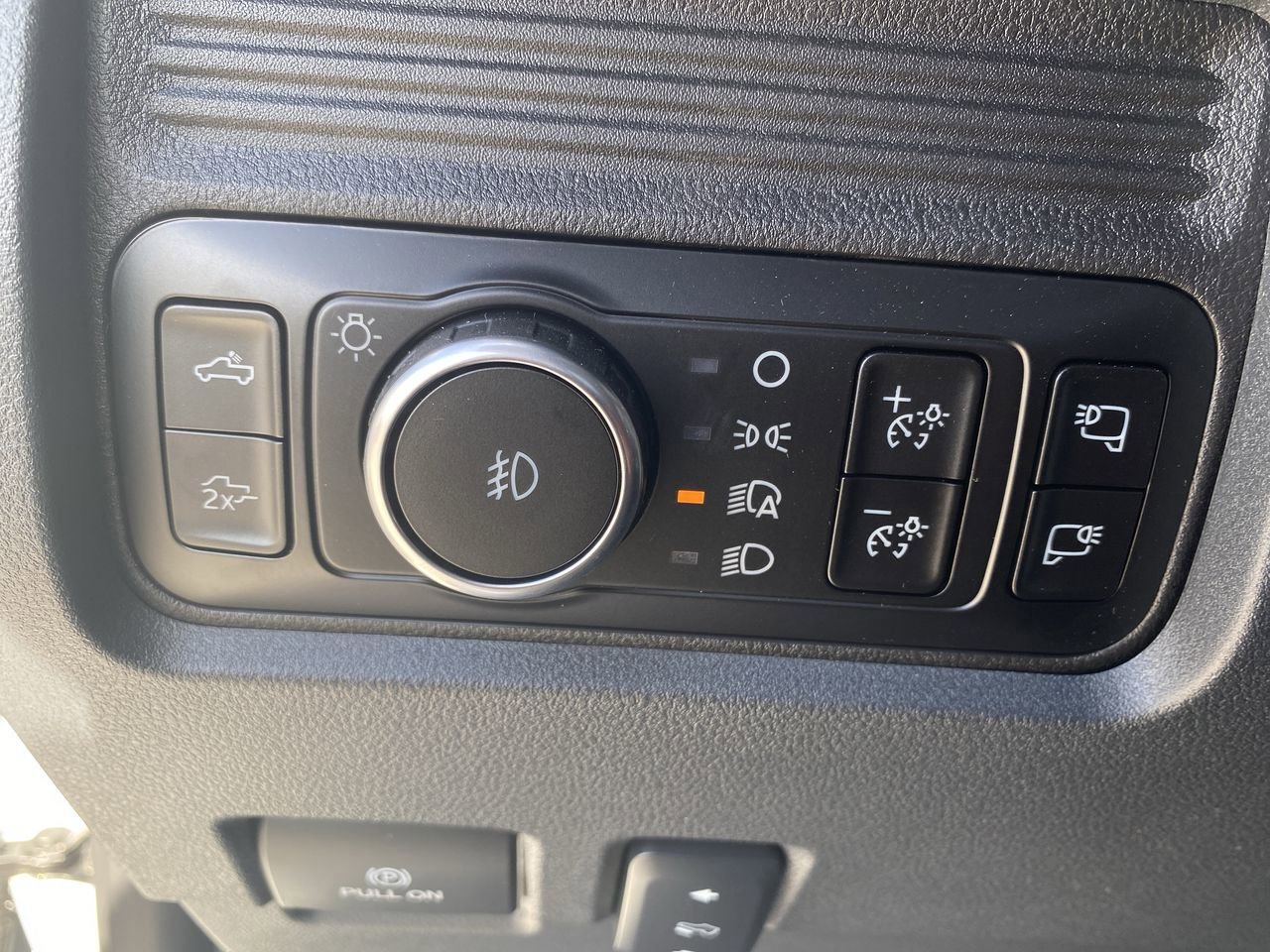 New 2026 Ford F250 Lariat w/ Black Appearance Package image 30