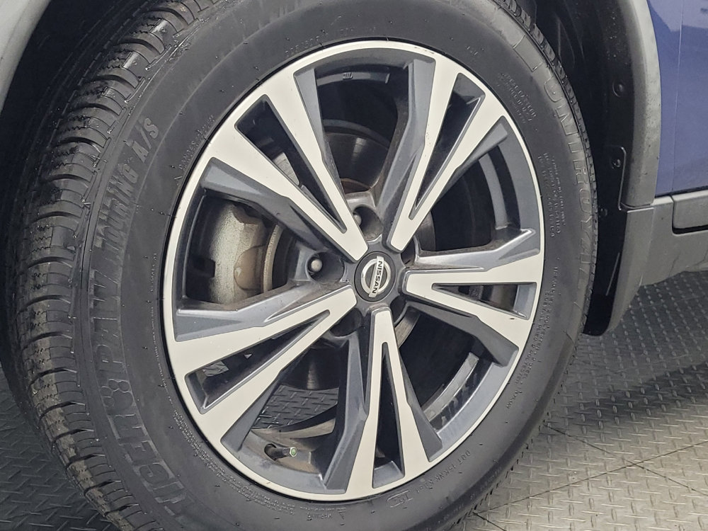 Used 2020 Nissan Rogue SV w/ Premium Package image 31