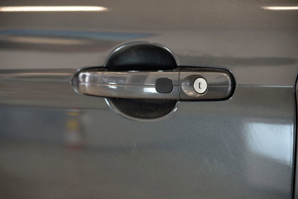 Used 2019 Ford Escape SEL image 13