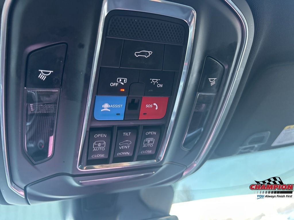 Used 2025 Jeep Grand Cherokee Limited w/ Luxury Tech Group II image 20