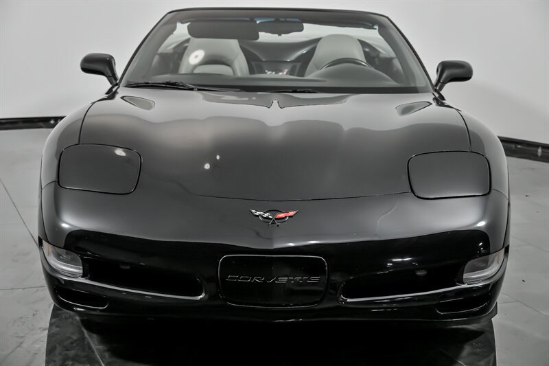 Used 1998 Chevrolet Corvette Convertible RWD image 4