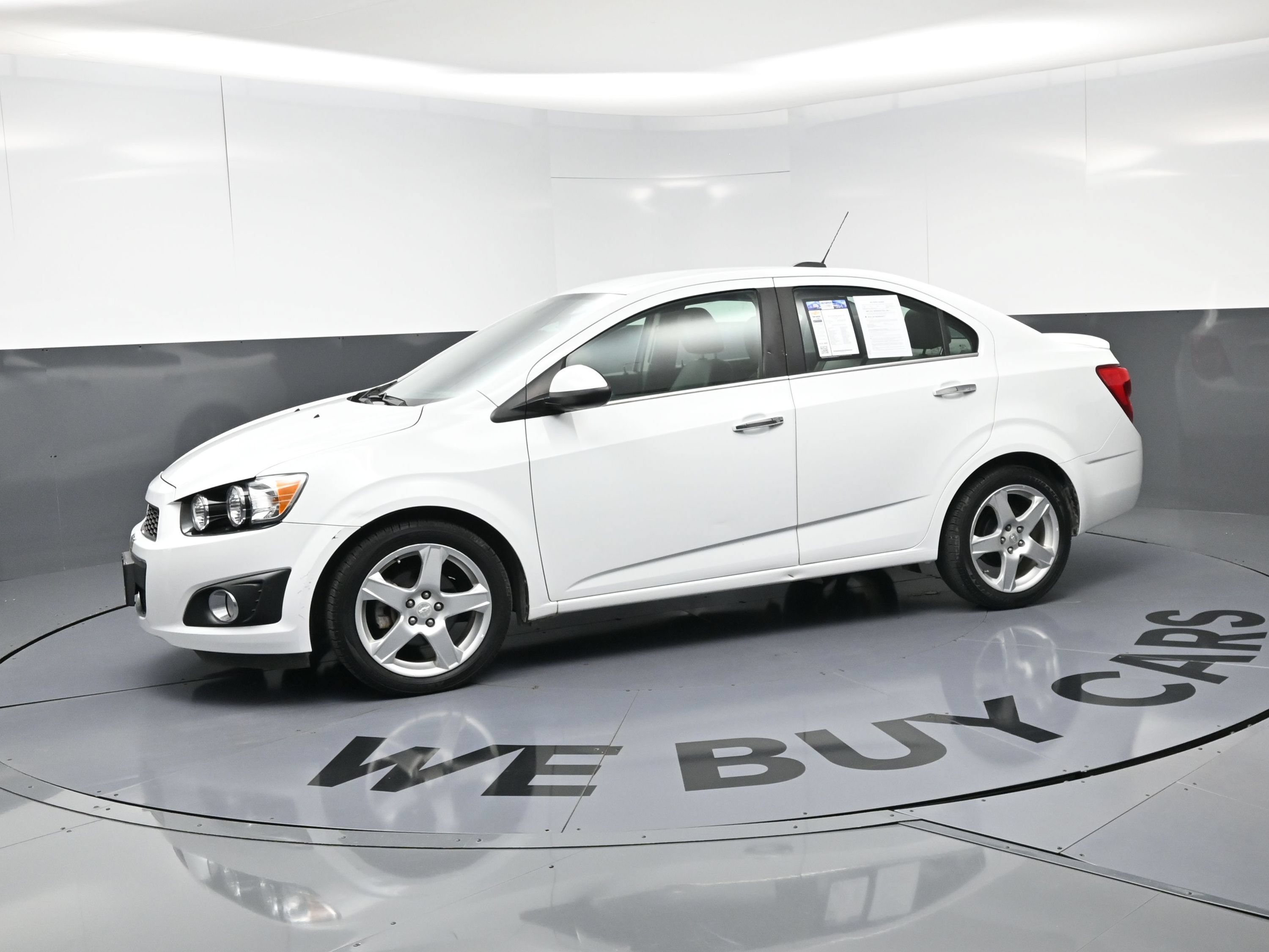 Used 2015 Chevrolet Sonic LTZ FWD image 6