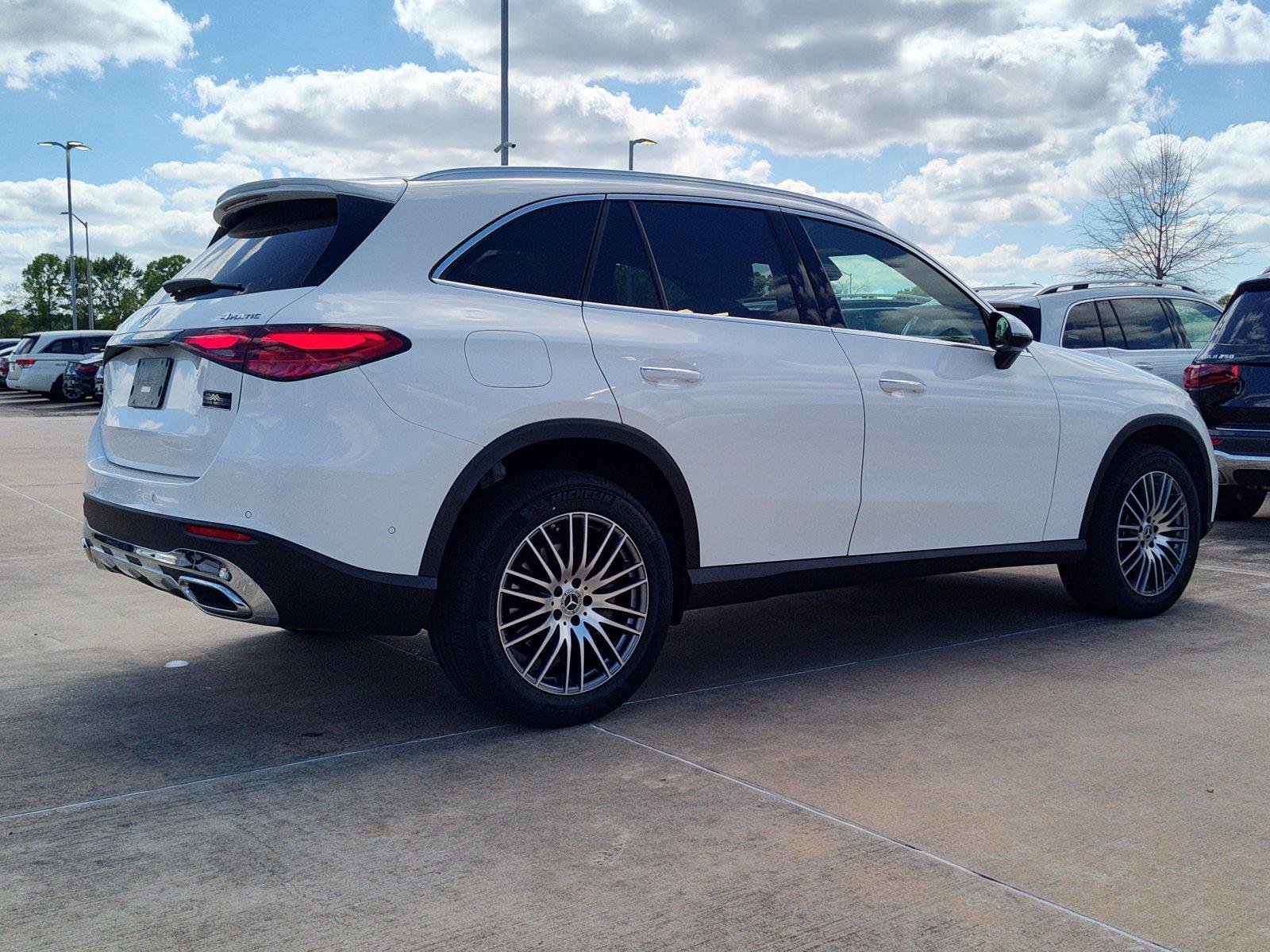 Certified 2026 Mercedes-Benz GLC 300 4MATIC image 4