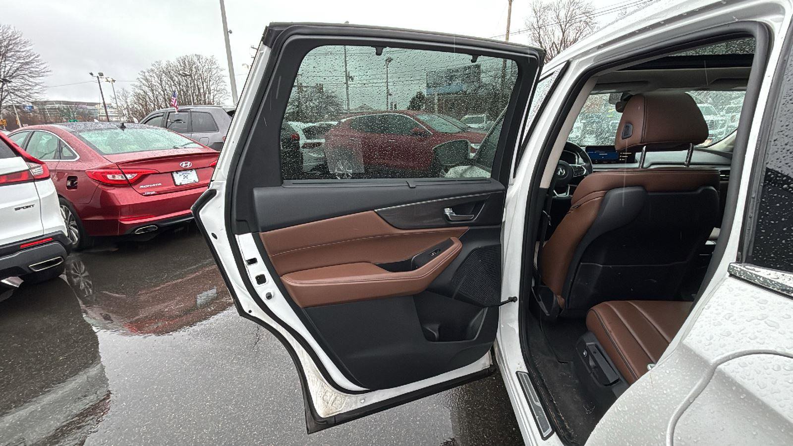 Used 2023 Acura MDX SH-AWD w/ Advance Package image 30