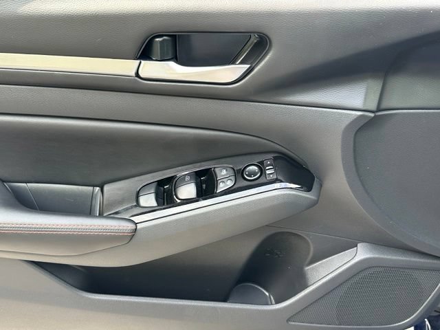 Used 2024 Nissan Altima 2.5 SR AWD/4WD image 18