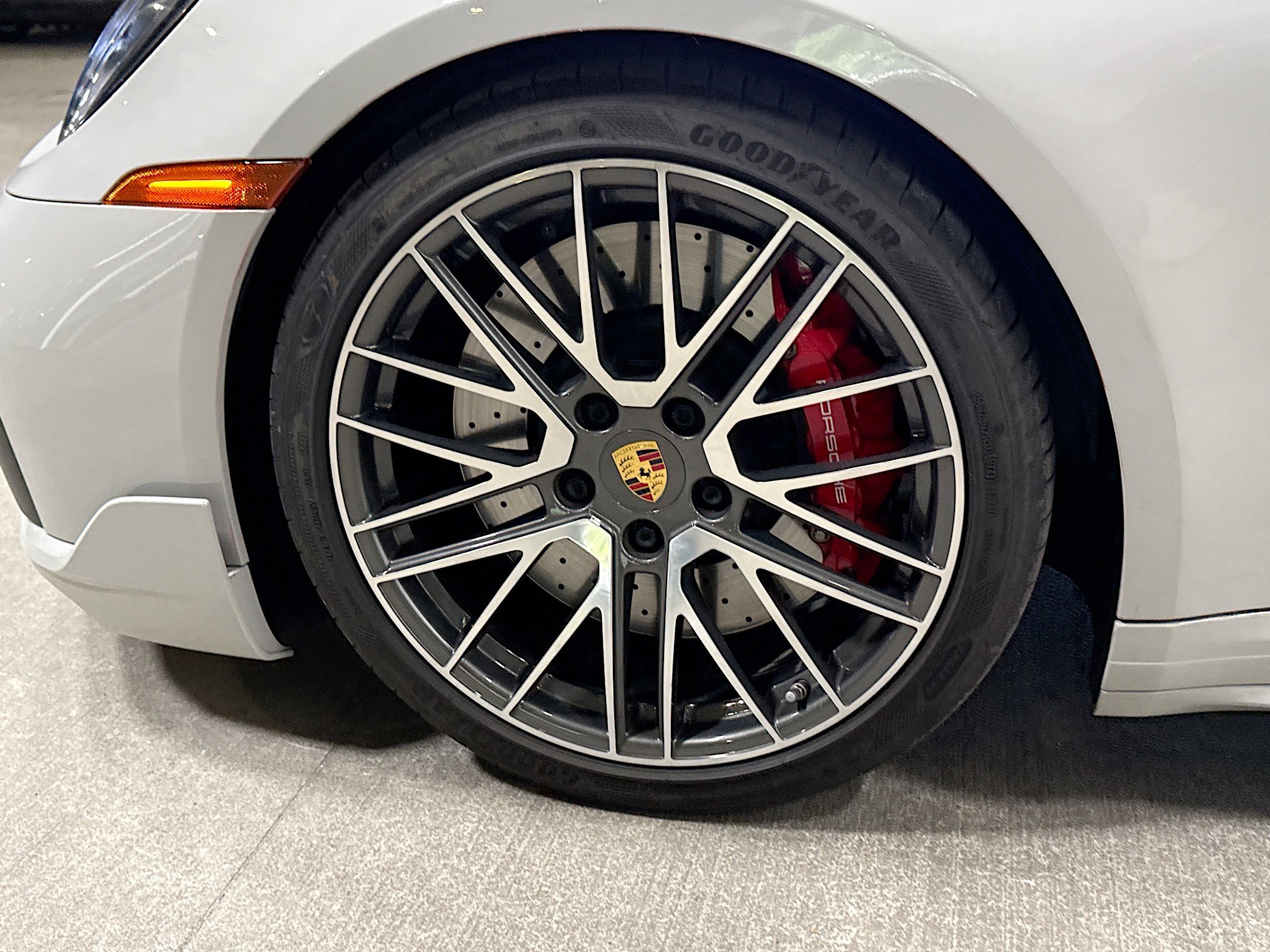 Certified 2022 Porsche 911 Turbo AWD/4WD image 39