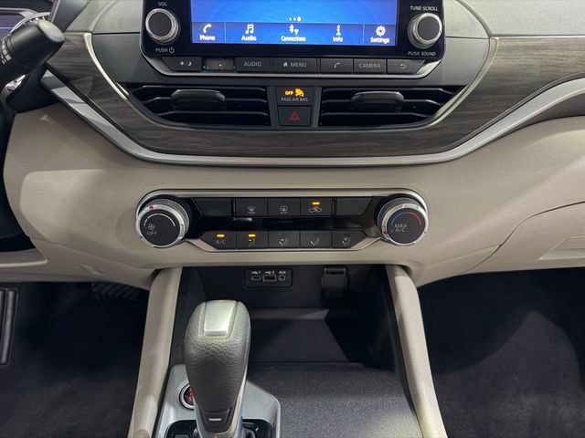 Used 2025 Nissan Altima 2.5 SV FWD image 22