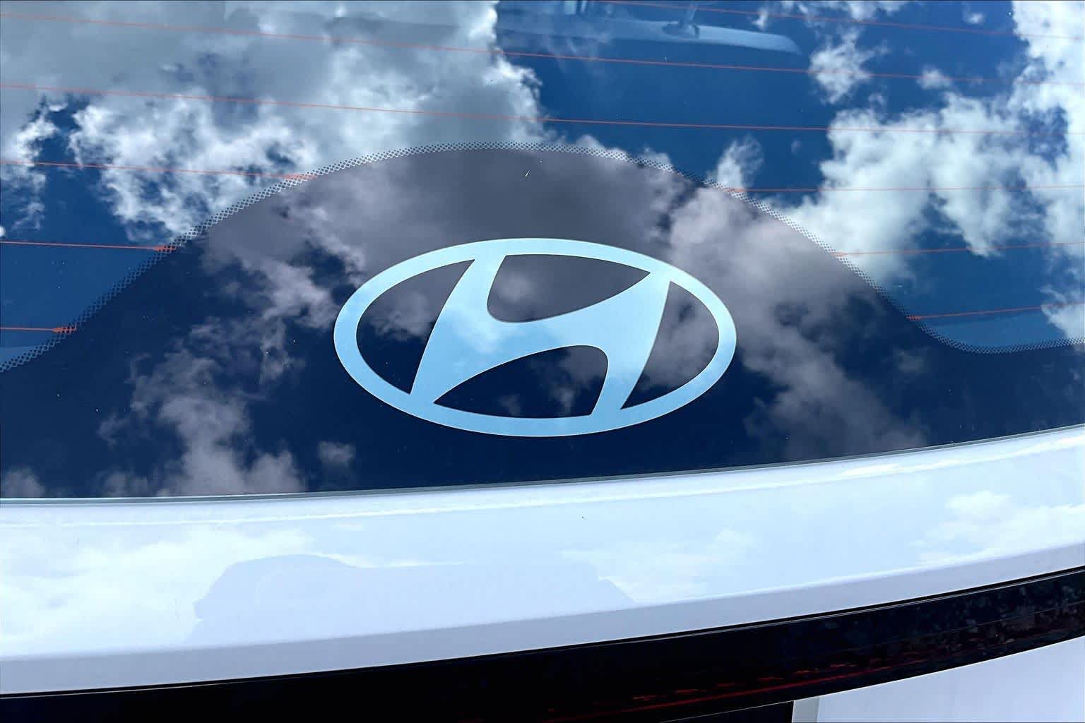 New 2026 Hyundai Tucson Blue SE FWD image 8