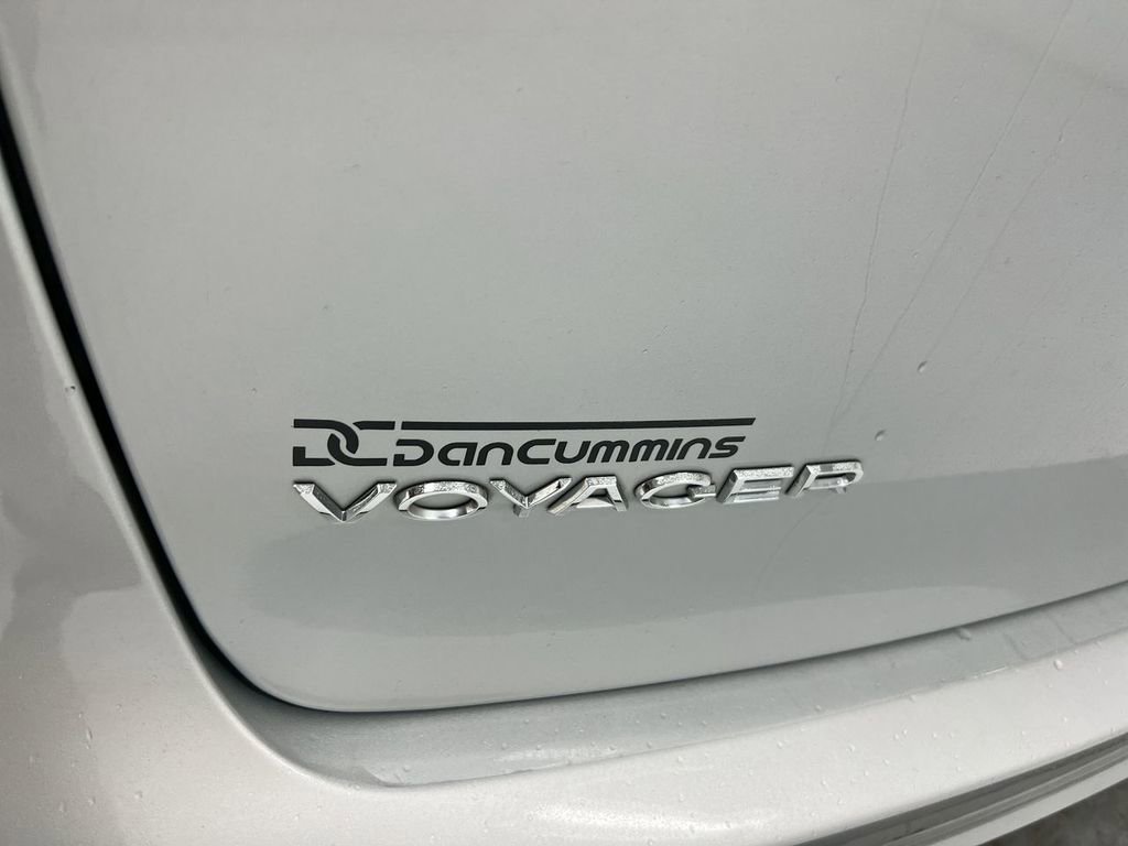 Used 2023 Chrysler Voyager LX image 26